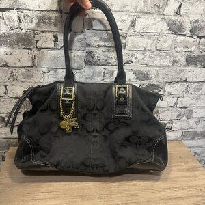 EUC Vintage Coach Shoulder Bag W/ Gold Charms